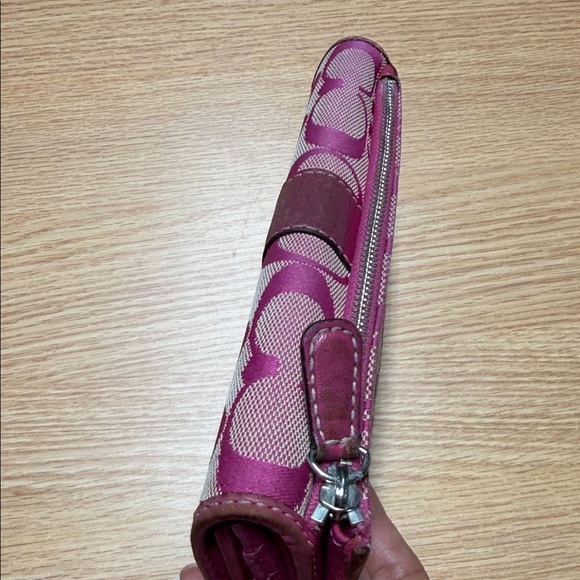 Coach Signature Y2K C Hot Pink Wallet - Picture 3 of 9